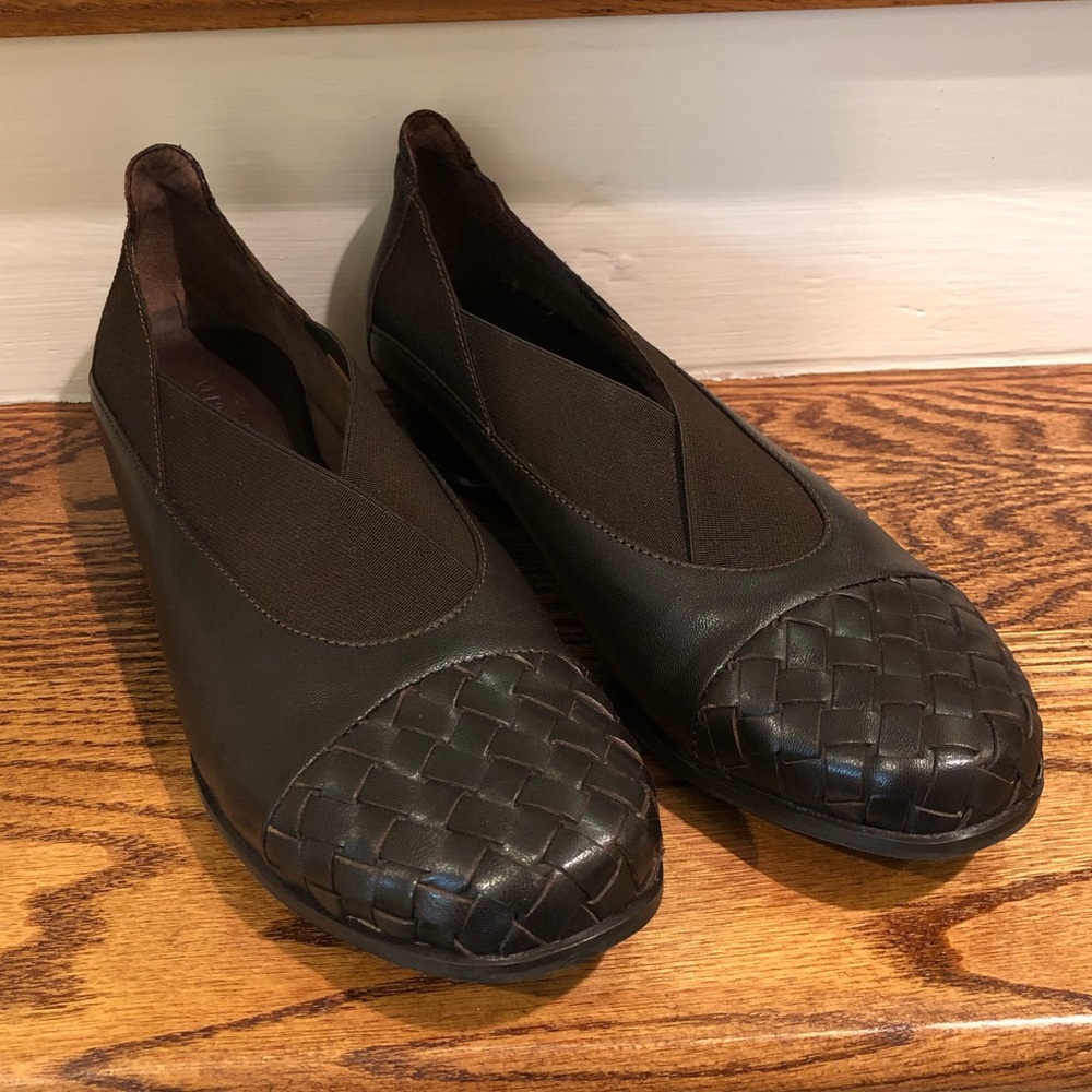 Sesto Meucci Brown Flats with Woven Toe NWOT